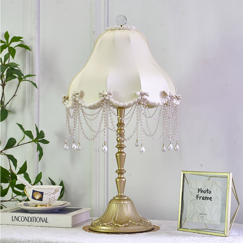 Desk Lamp - Lampu meja bergaya retro Eropa yang