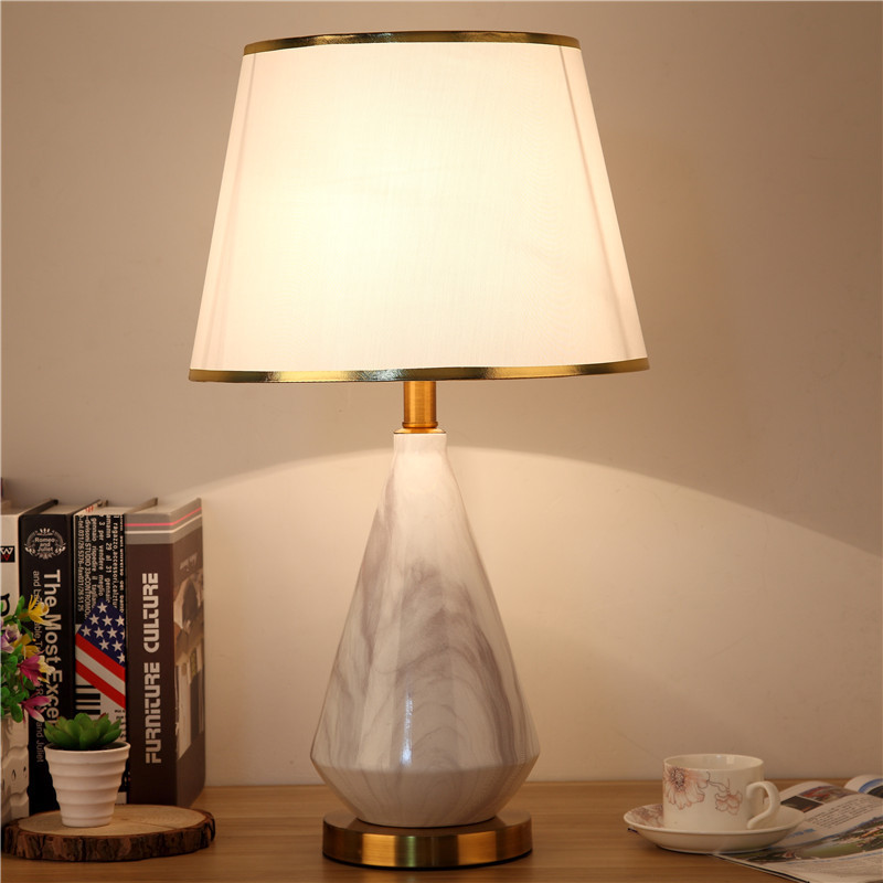 Desk Lamp - Lampu meja untuk ruang keluarga, lampu